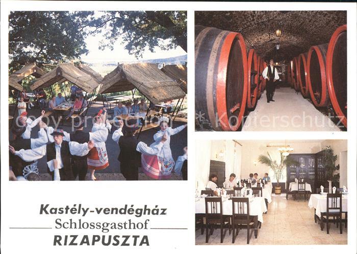 Badacsony Shhlossgasthof Rizapuszta Weinfaesser Tracht