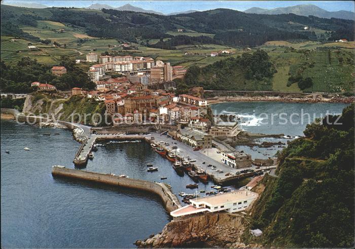 San Sebastian  Pais Vasco ES Guetaria Hafen Fliegeraufnahme