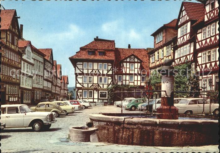 Bad Soden Taunus Fachwerkhaeuser Brunnen Autos