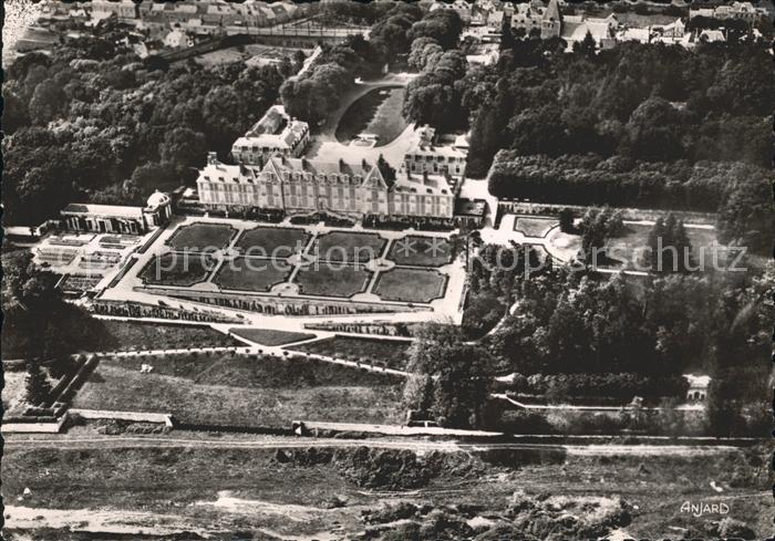 Menars Fliegeraufnahme Chateau