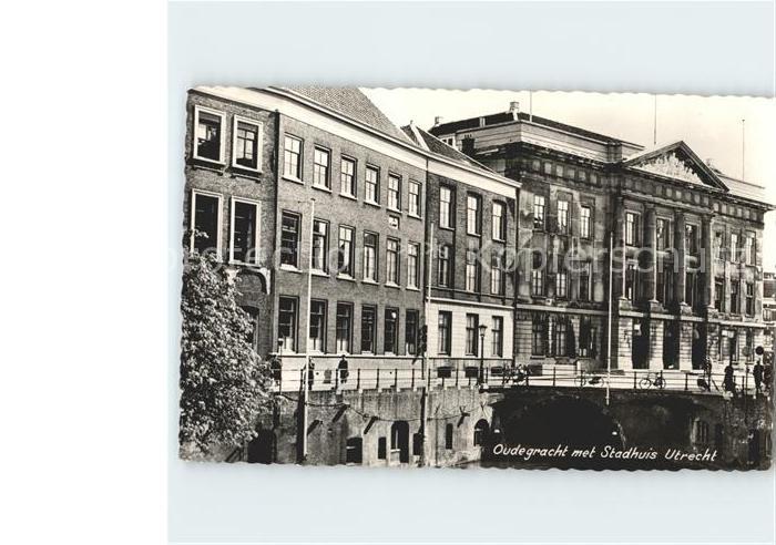 Utrecht Oudegracht met Stadhuis