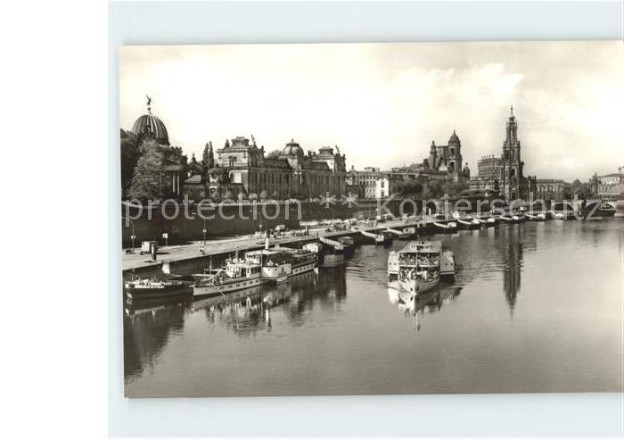 DRESDEN Elbe Terrassenufer Schiffe