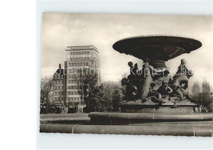 DRESDEN Elbe Platz der Einheit Brunnen