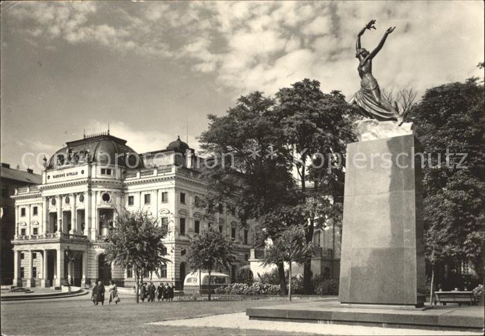 Bratislava Pressburg Pozsony Narodne divadio pomnik vdaky Sovietskej armade