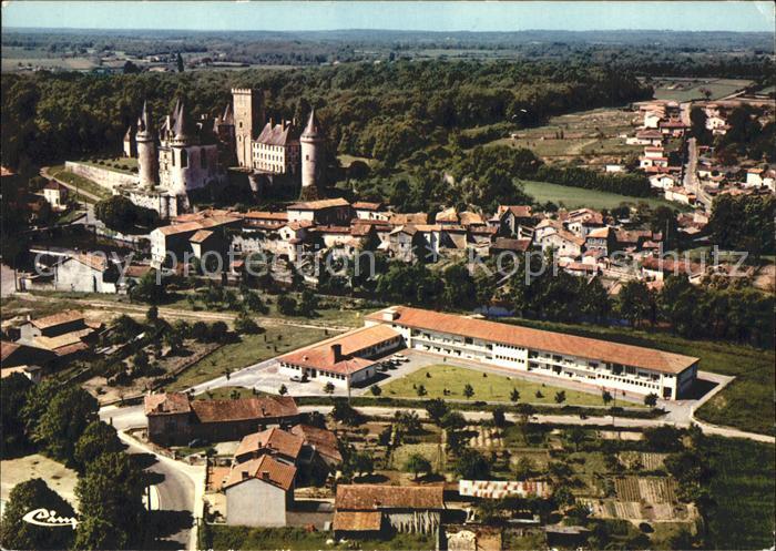 La Rochefoucauld Vue generale aerienne Au premier plan l