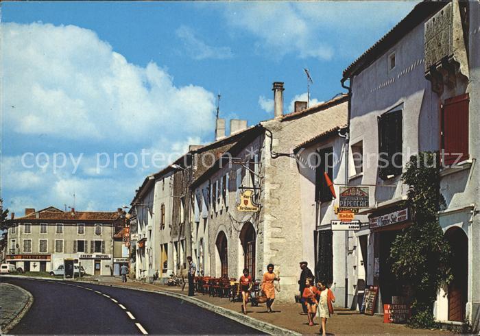 Saint-Claud Place des Tilleuls