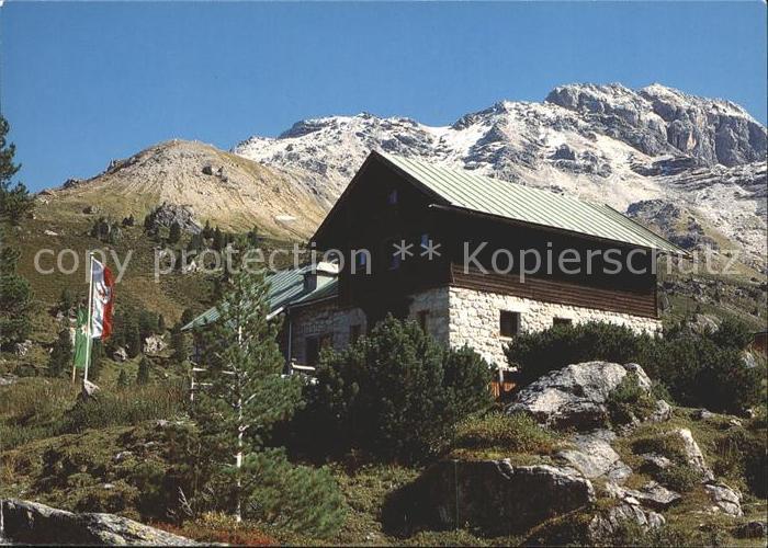 Lizumerhuette mit Tuxer Alpen