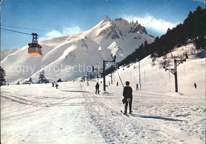 Aubiere Les Teleski et le nouveau Teleferique au pied du Sancy