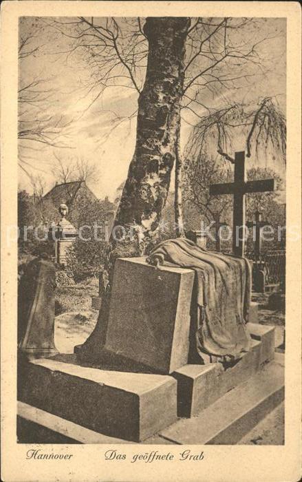 HANNOVER  CITY Das geoeffnete Grab