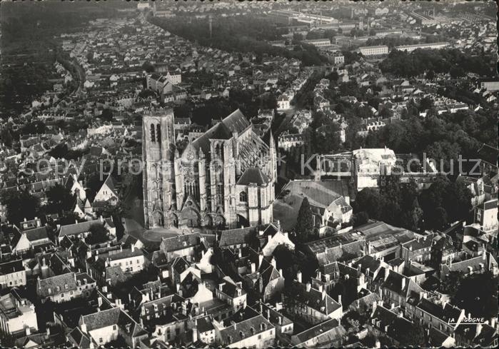 Bourges Fliegeraufnahme avec Cathedrale Saint Etienne