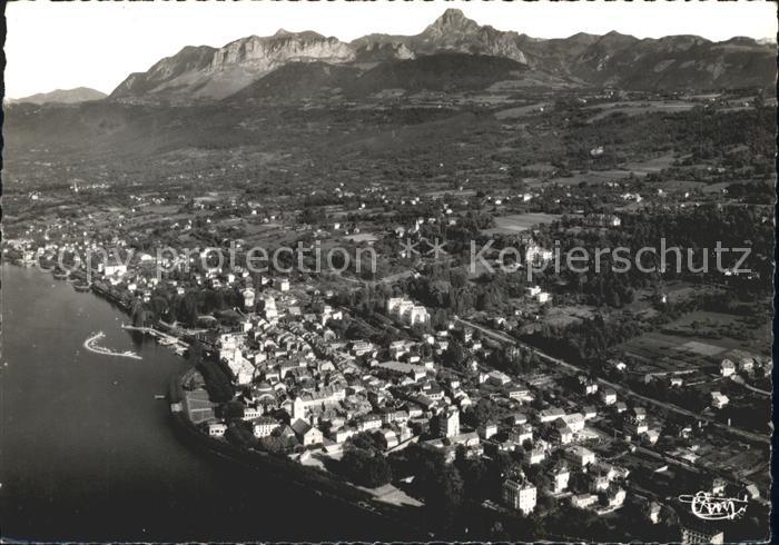 Evian-les-Bains Haute Savoie Fliegeraufnahme avec Dent d`Oche et les