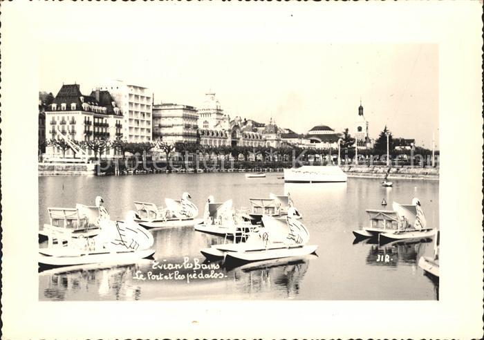 Evian-les-Bains Haute Savoie Port et Pedalos