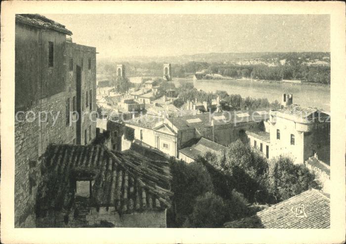 Avignon Vaucluse alte Haeuser et Pont