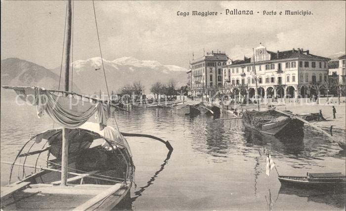 Pallanza Lago Maggiore Porto e Municipio
