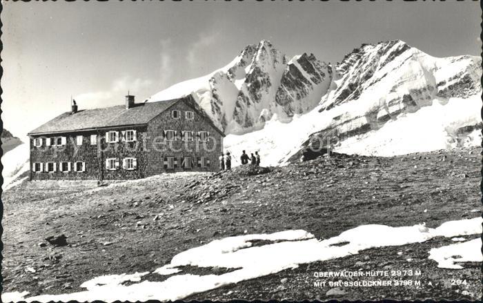 Oberwalderhuette mit Grossglockner