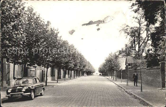 Haillicourt Rue des Pinsons Voiture