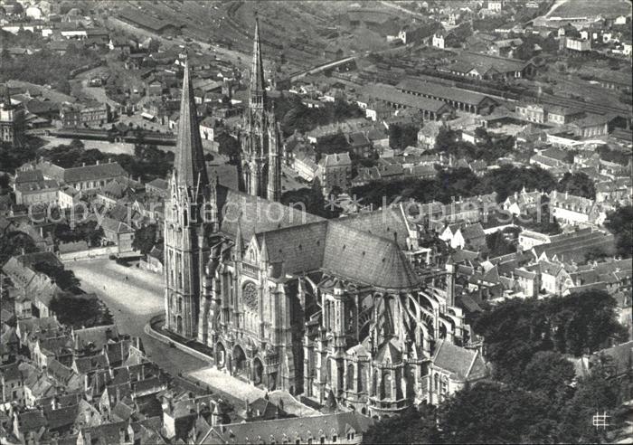 Chartres 28 Cathedrale vue aerienne
