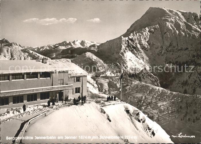 BERCHTESGADEN Bayern Berggaststaette Jennerbahn am Jenner mit Schneibstein Winte