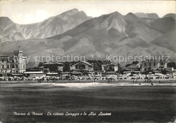 Marina di Massa Spiaggia e le Alpi Apuane