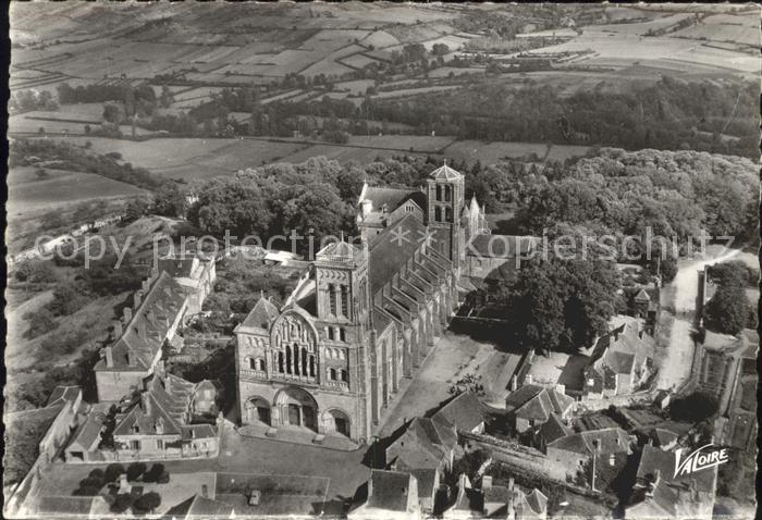 Vezelay Basilique Sainte Madeleine vue aerienne
