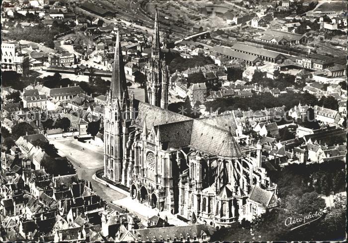 Chartres 28 Cathedrale vue aerienne