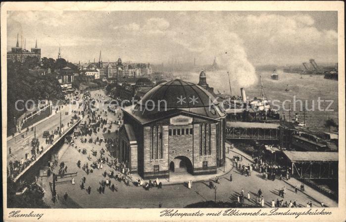 HAMBURG  CITY Hafenpartie mit Elbtunnel Landungsbruecken