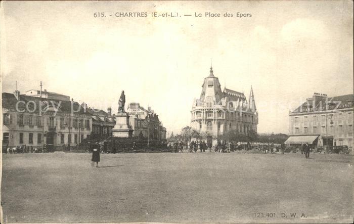Chartres 28 La Place des Epars