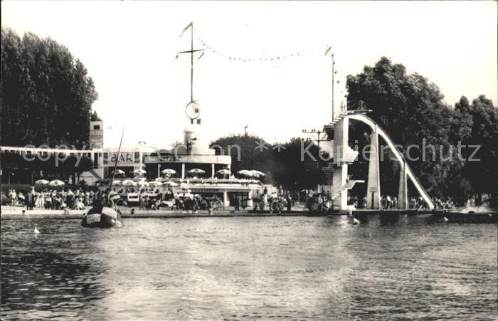 Chantilly Plage de Lys Le Bar et le Toboggan