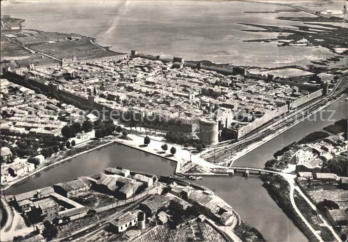 Aigues-Mortes Gard Vue generale aerienne
