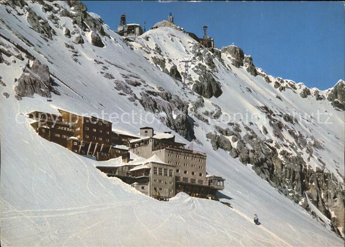 GARMISCH-PARTENKIRCHEN Bayern Hotel Schneefernerhaus mit Zugspitzgipfel Bergstat