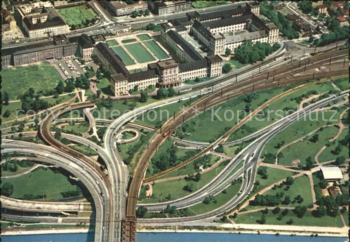 MANNHEIM BW Schloss und Auffahrt zur Rheinbruecke Fliegeraufnahme