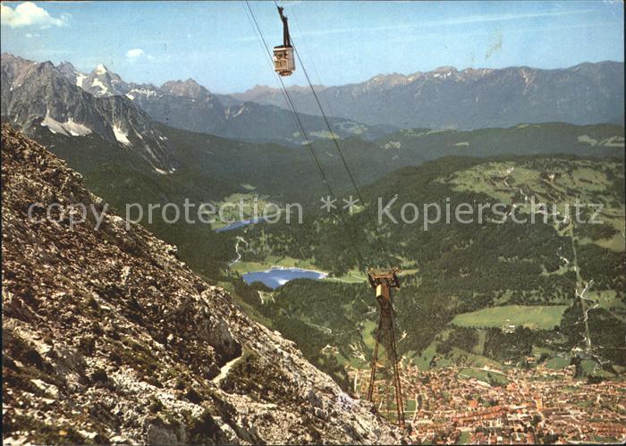 Mittenwald Karwendel Tirol mit Lauter- und Ferchensee Karwendelbahn