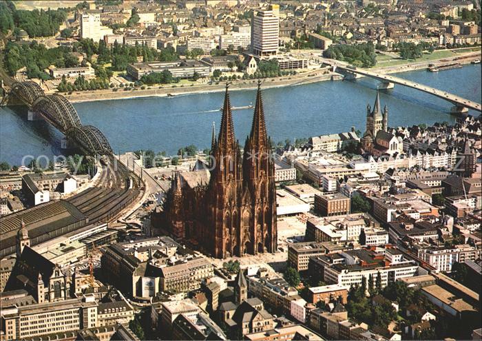 Koeln Rhein Fliegeraufnahme Altstadt Dom Hohenzollernbruecke Deutzer Bruecke