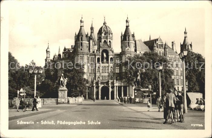 Schwerin Mecklenburg Schloss Paedagogische Schule