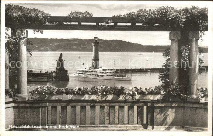 Dampfer Seitenrad Hafeneinfahrt Lindau-Bodensee