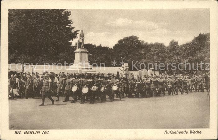 BERLIN CITY Aufziehende Wache