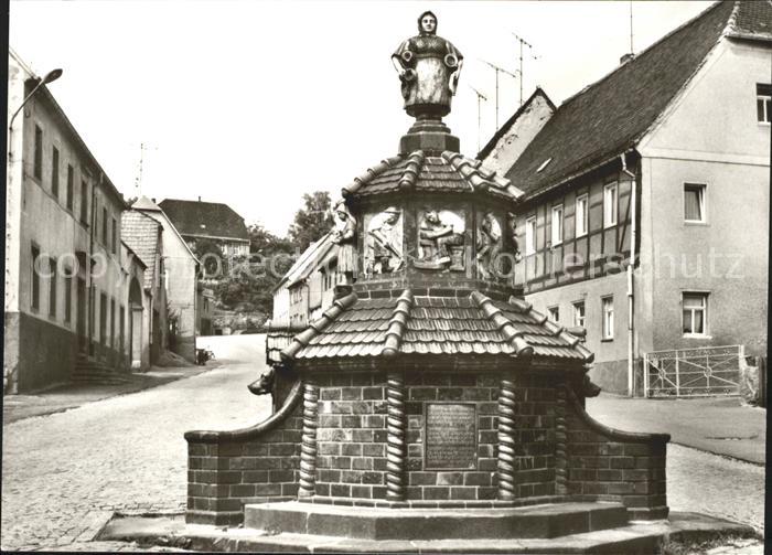 Kohren-Sahlis Toepferbrunnen auf dem Marktplatz