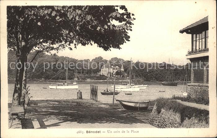 Benodet Un coin de la Plage Bateau a voile