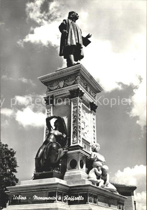 Urbino Monumento a Raffaello Statue