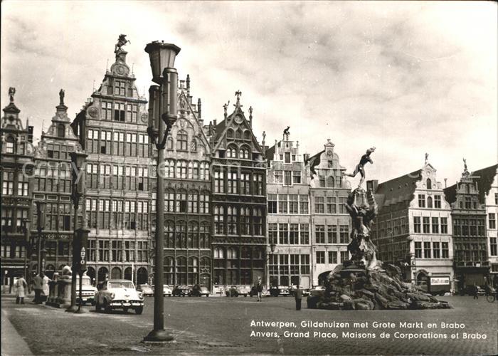 Anvers Antwerpen Grand Place Maisons de Corporations et Brabo Monument