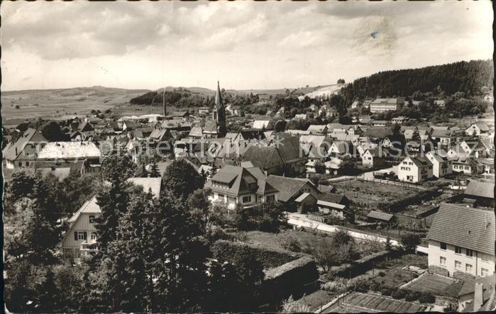 Muensingen Ortsansicht mit Kirche Schwaebische Alb