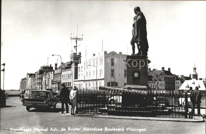 Vlissingen Standbeeld Michiel Adr. de Ruyter Noordzee Boulevard