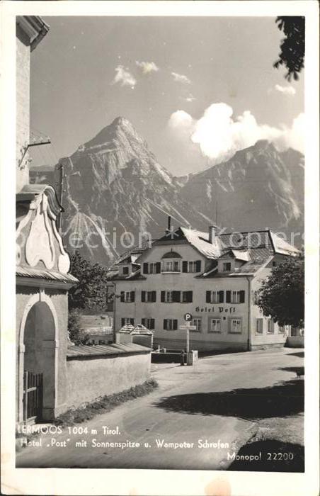 Lermoos Tirol Hotel Post mit Sonnenspitze und Wampeter Schrofen