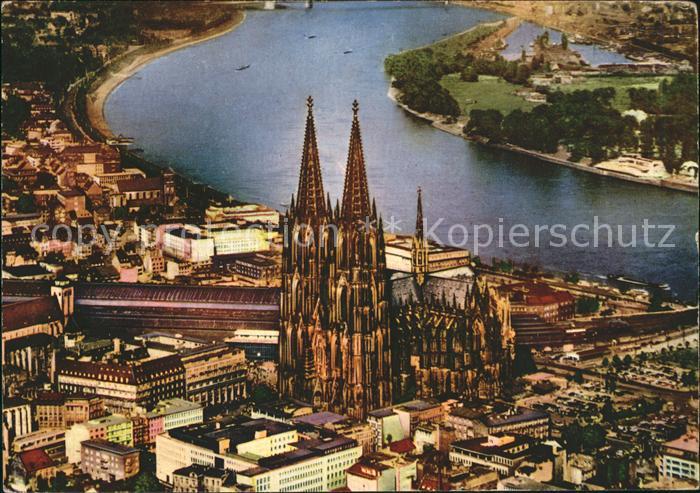 Koeln Rhein Fliegeraufnahme Dom Rhein