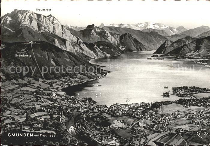 Gmunden Salzkammergut Fliegeraufnahme mit Traunsee