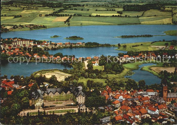 Ploen See am See Holsteinische Schweiz Fliegeraufnahme