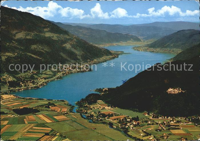 Ossiachersee mit Ruine Landskron Fliegeraufnahme