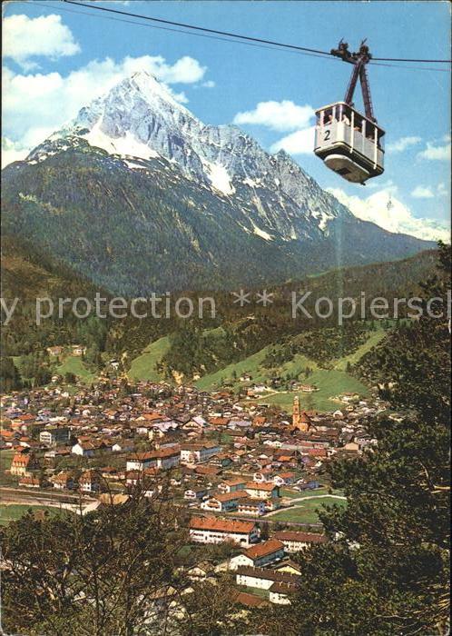 Mittenwald Karwendel Tirol Mittenwald mit Wetterstein und Karwendelbahn