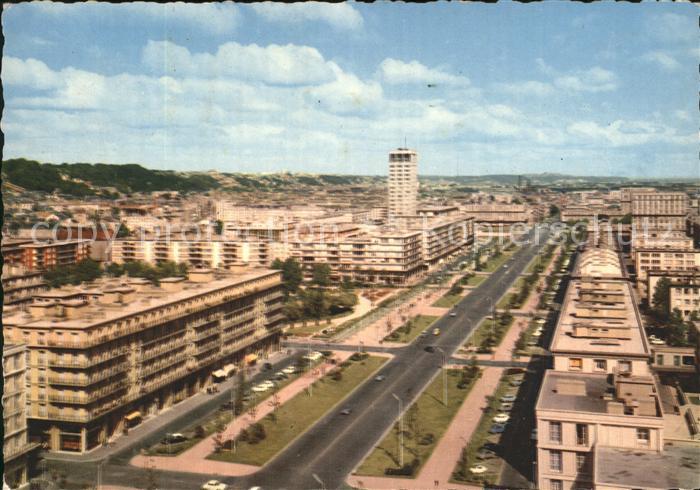 Le Havre Boulevard Foch et Beffroi de l Hotel de Ville