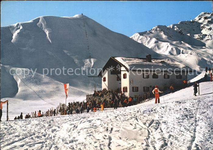 Serfaus Tirol Koelnerhaus mit Sesselbahn Lazid